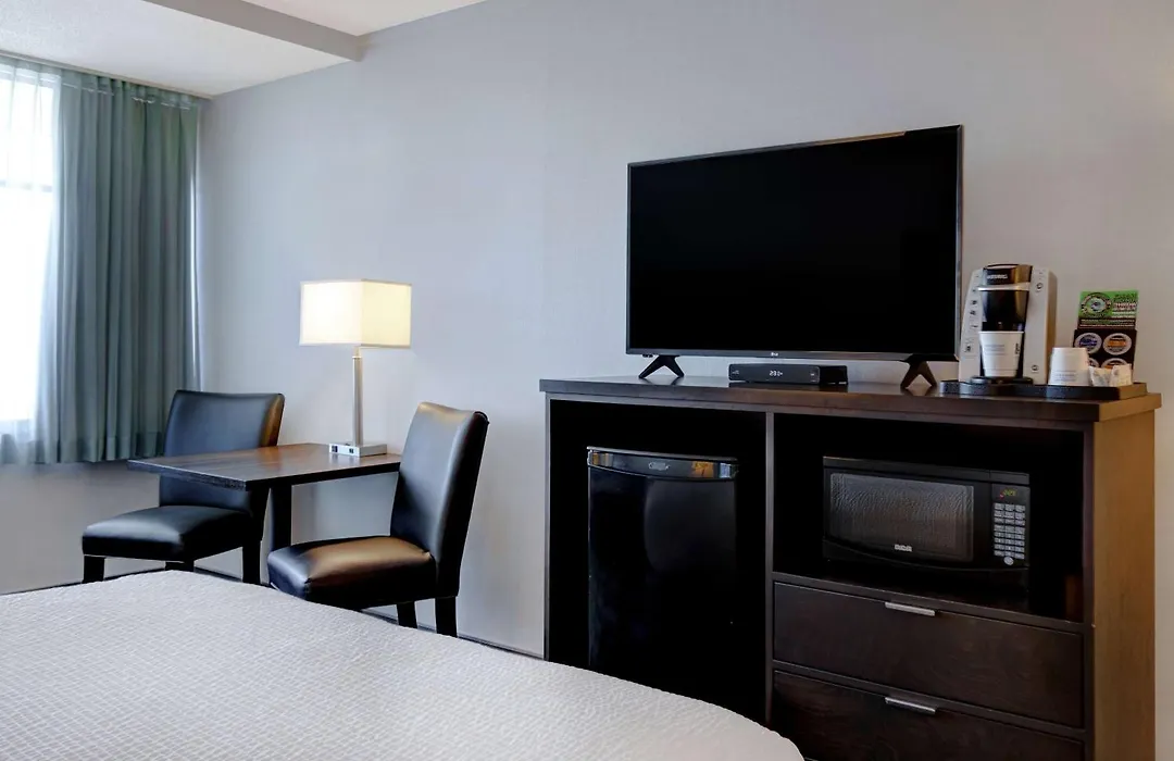 Days Inn By Wyndham Victoria Airport Sidney-1