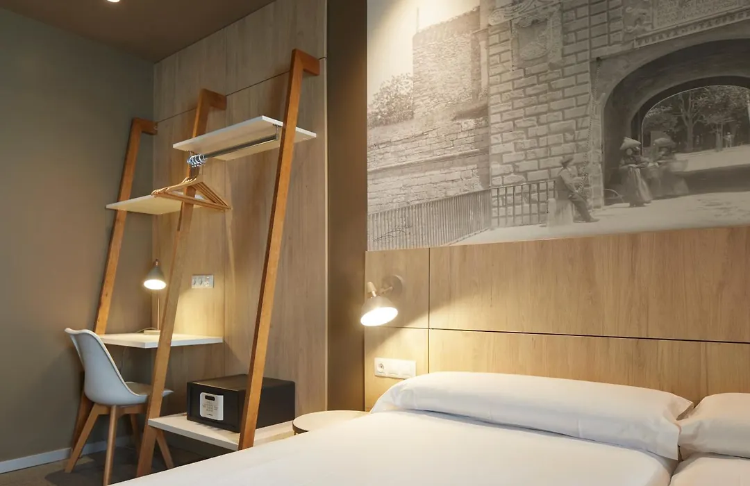 Hotel Landaben-1