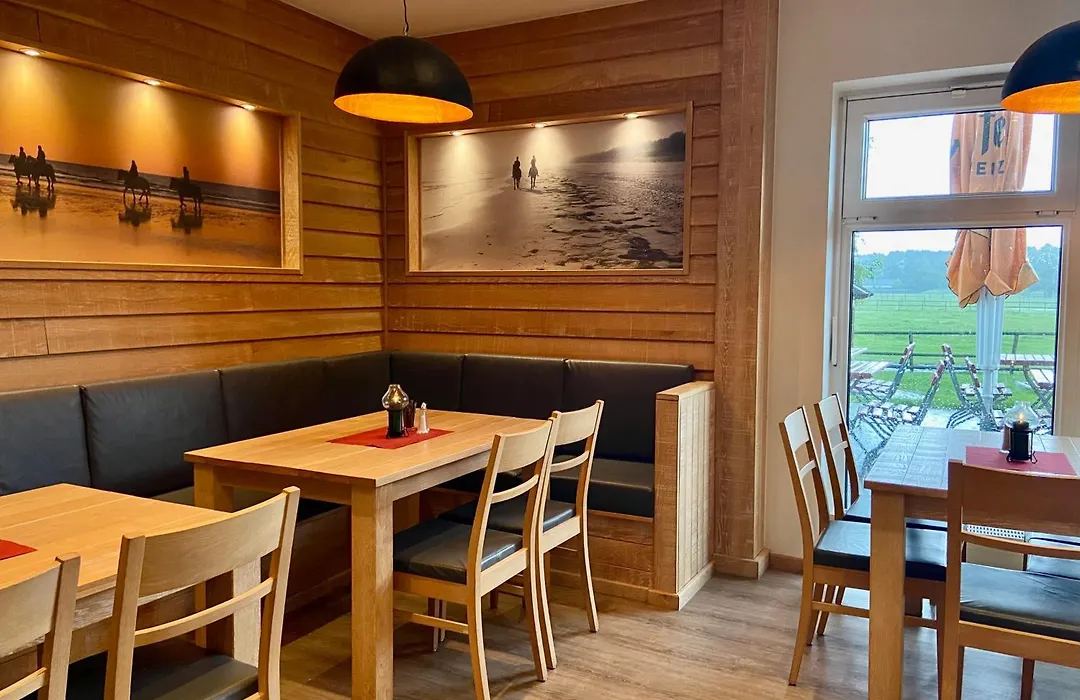 Friesenhof Hotel-Restaurant-Reitanlage-1