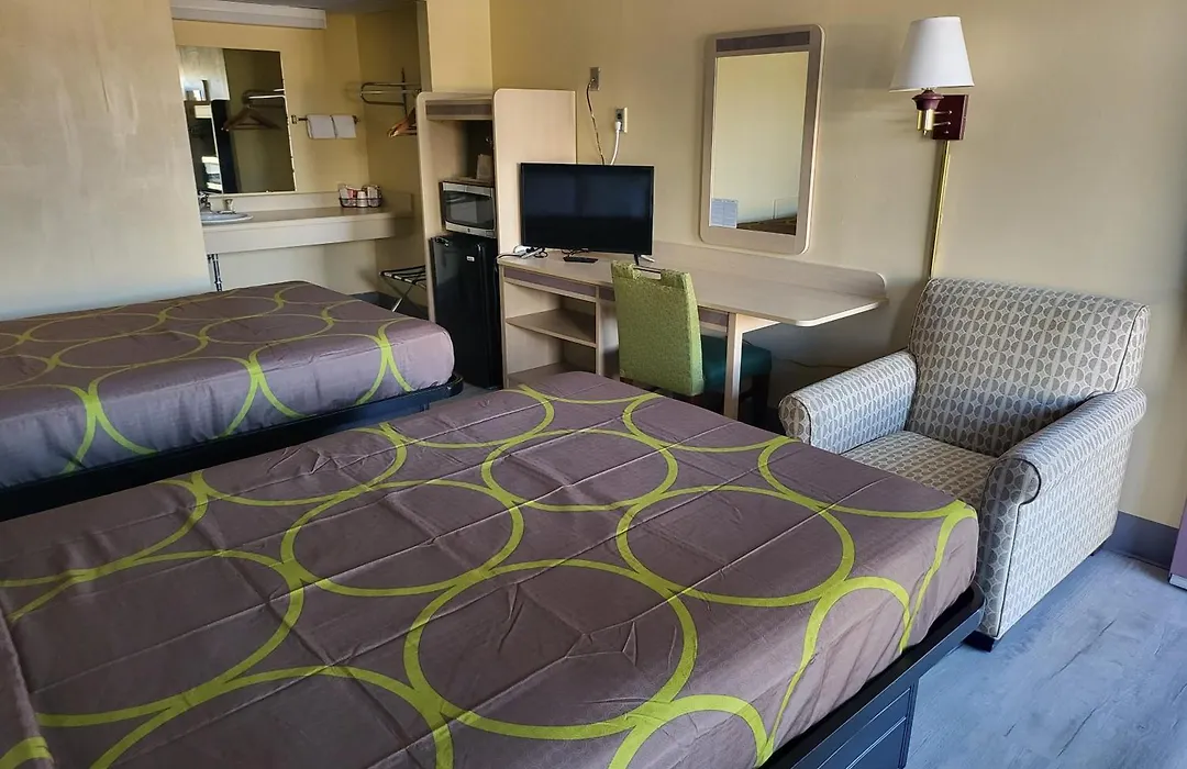 Budget Host Inn Bristol-1