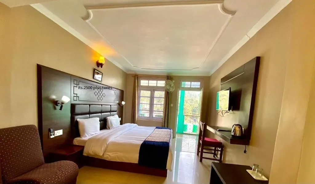 Green Hotel-1