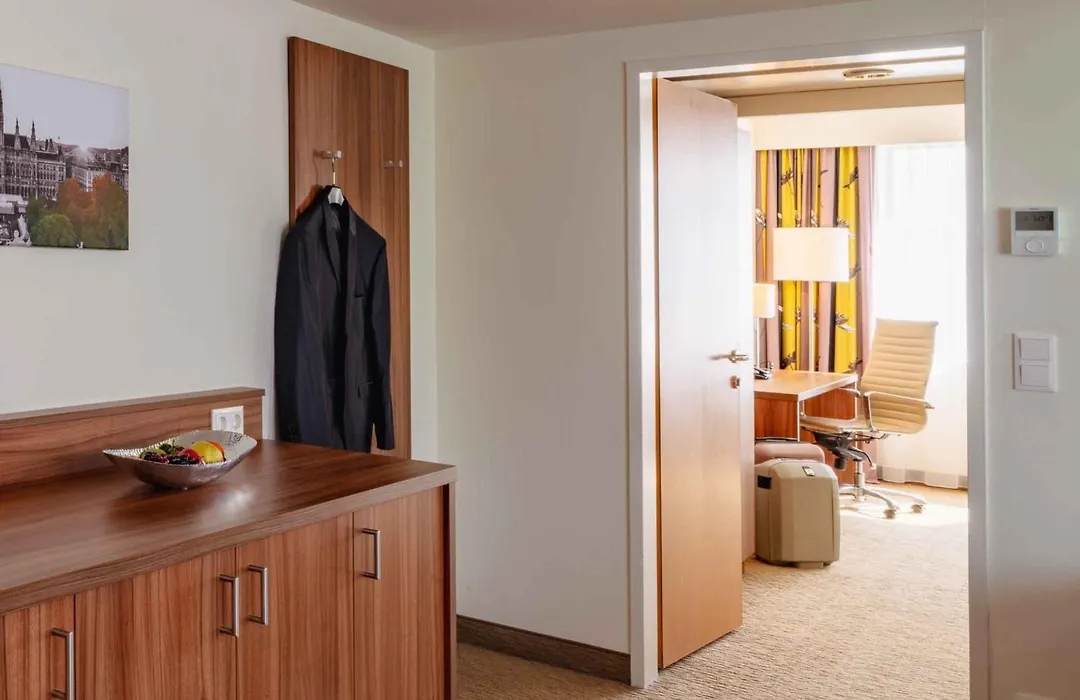 Plaza Premium Wien-1