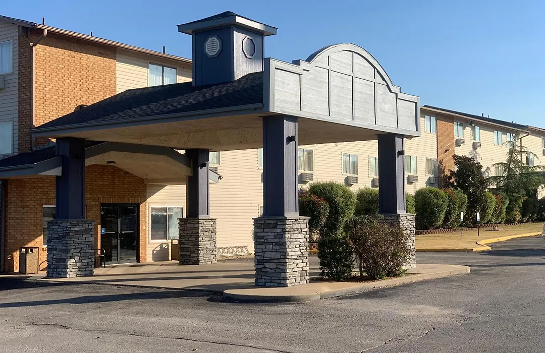 Brentwood Inn Clinton-1
