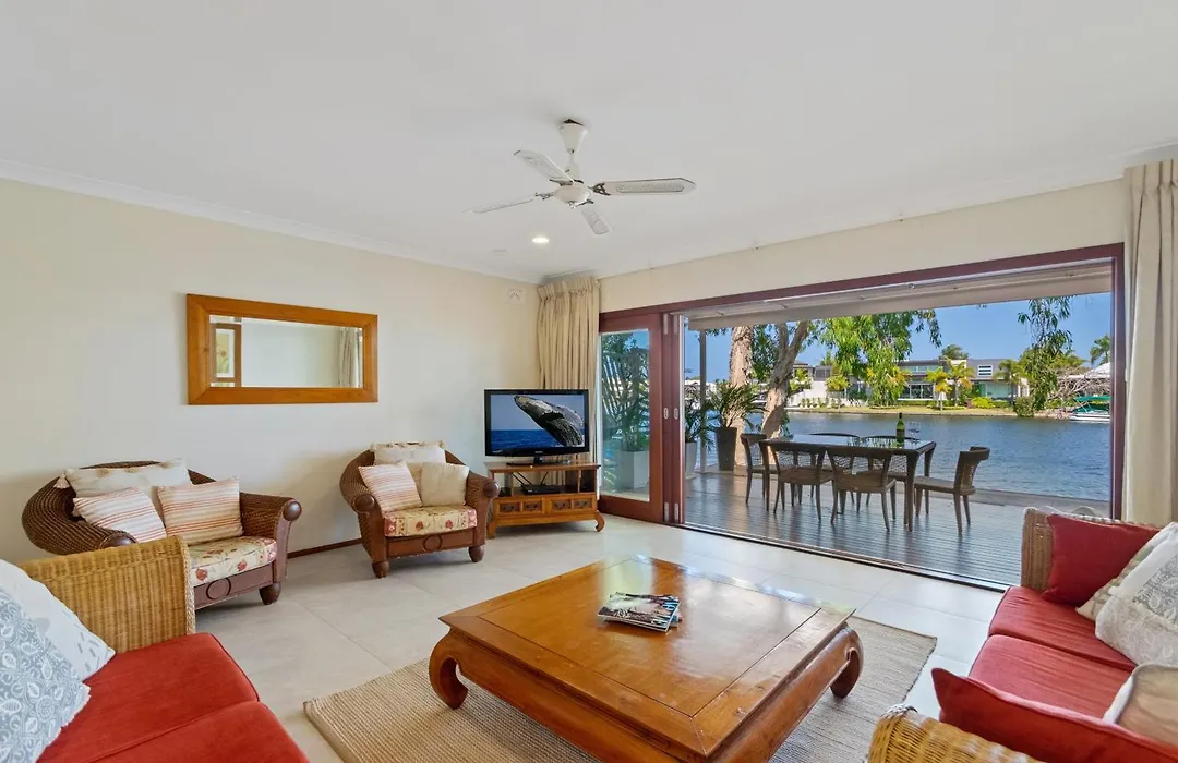Noosa Entrance Waterfront Resort-1