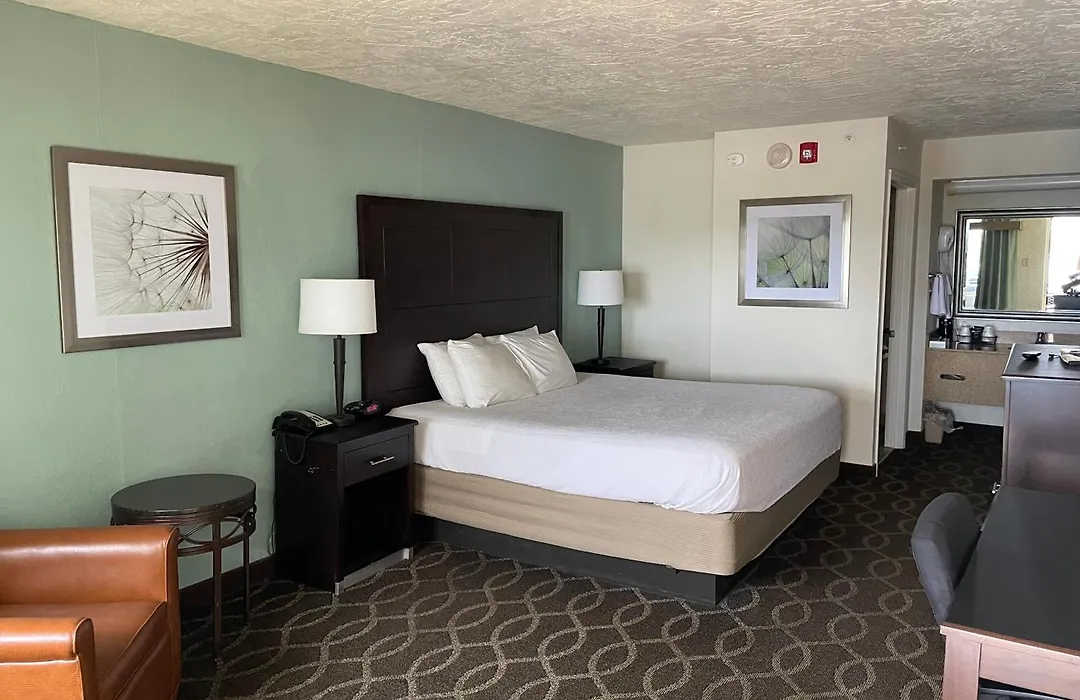 Quality Inn Clinton North-1