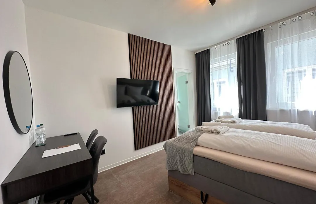Hotel Emilia-1