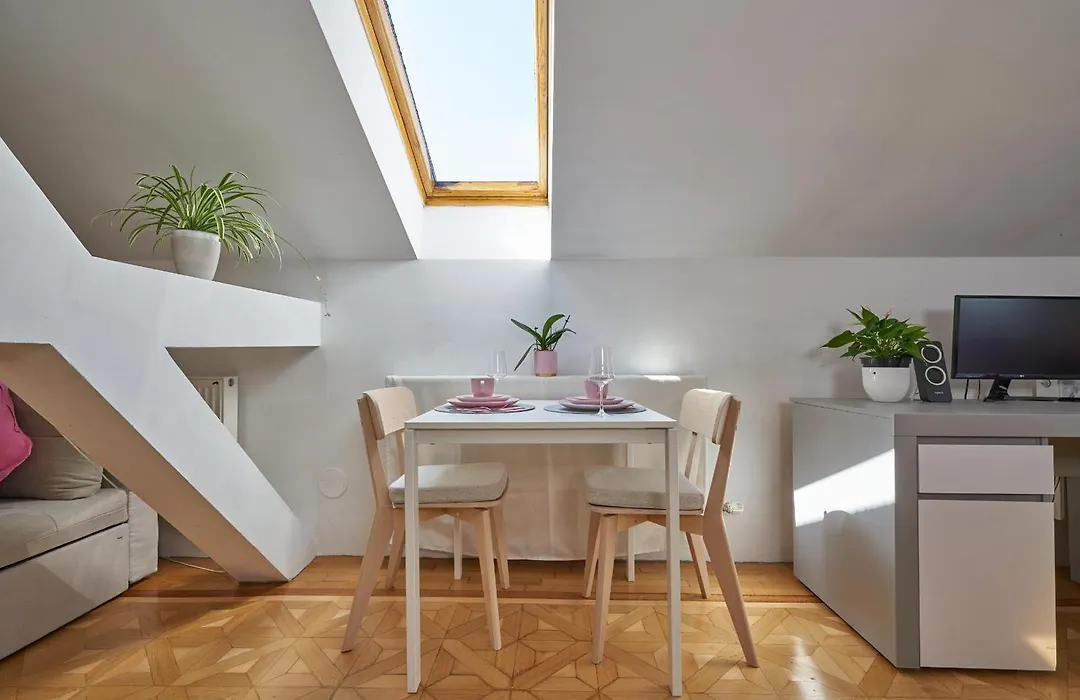 Big Apartment In Guesthouse-1