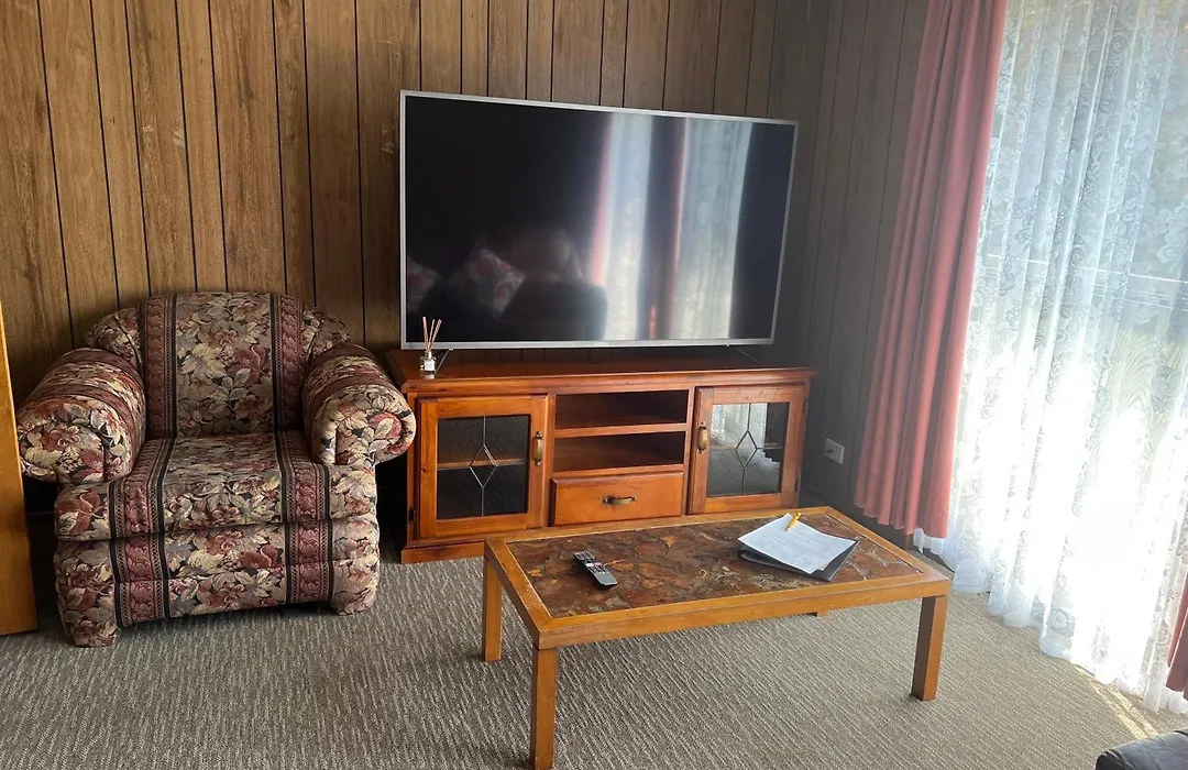 Woodmans Hill Motel-1