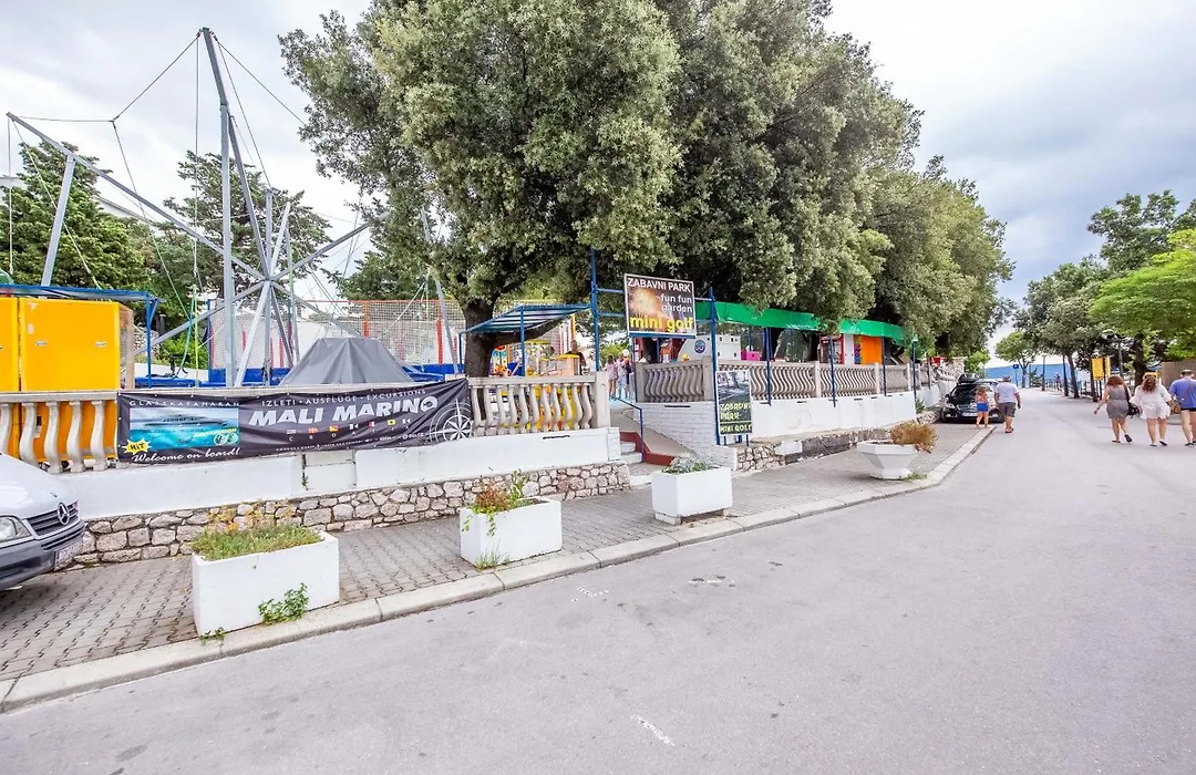 Paviljoni Slaven-1