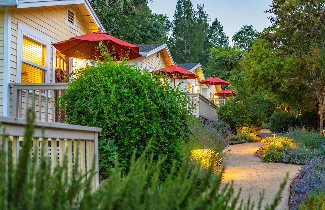 Aurora Park Cottages-1