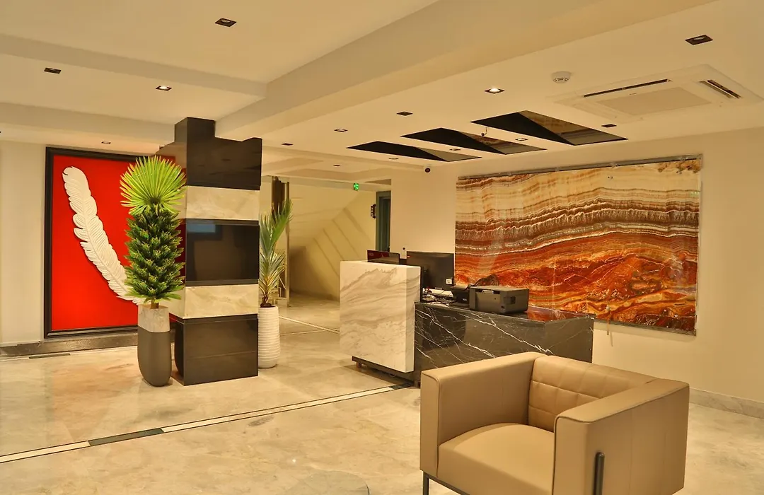 In The Middle Hotel-1