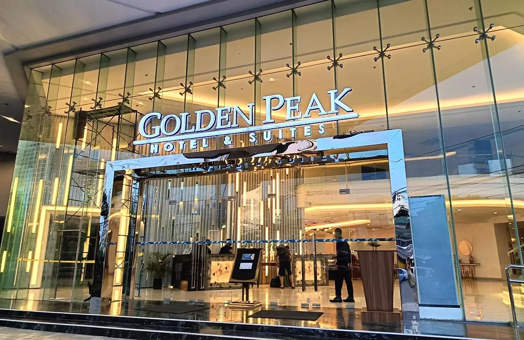 Golden Peak Hotel & Suites-1