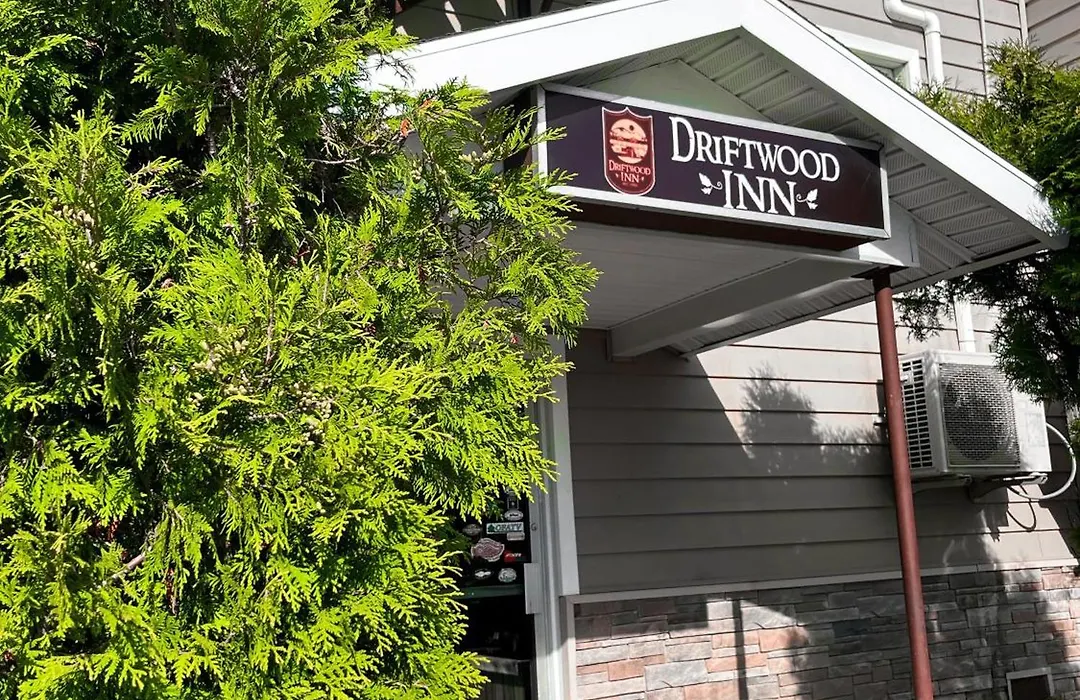 Driftwood Inn-1