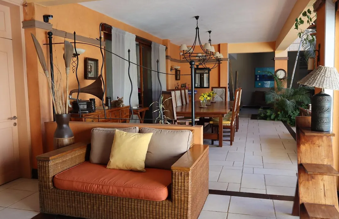 Le Gite Du Bonheur Guest House & Car Rental-1