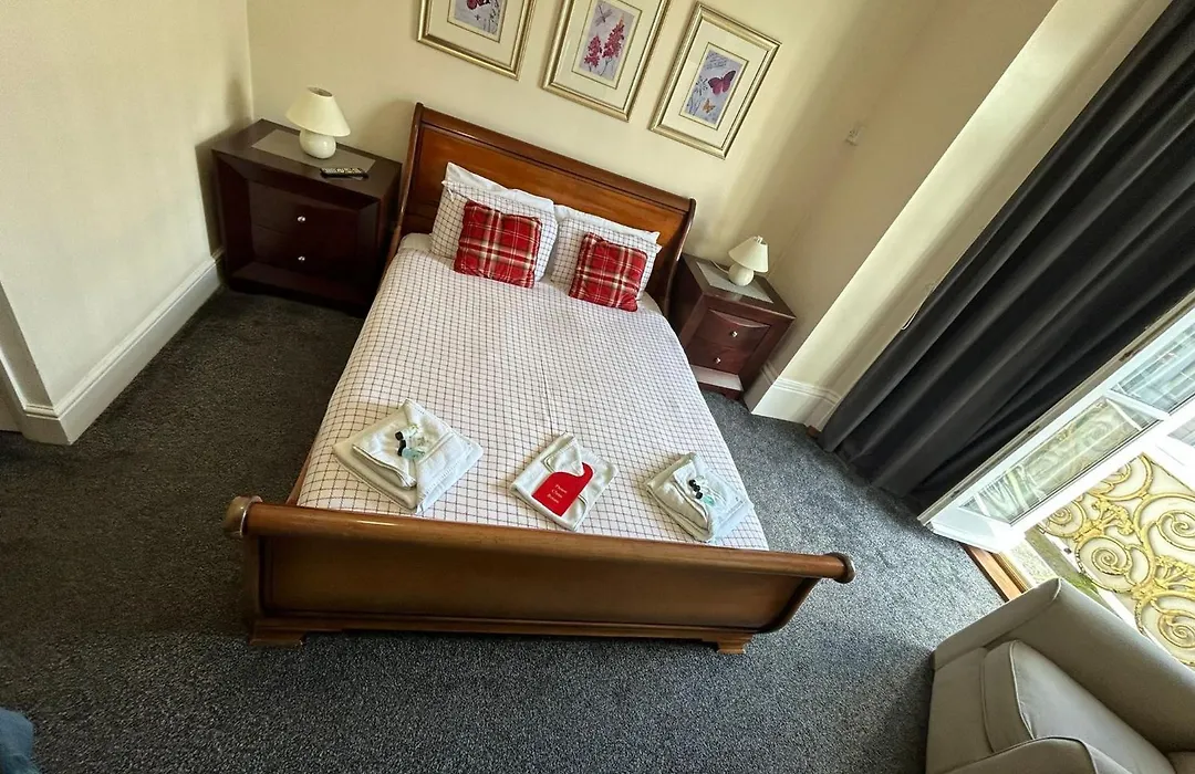 The Lyndhurst Guest House-1