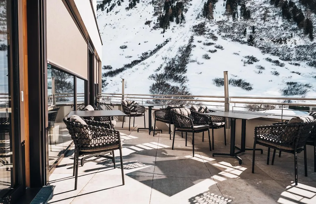 Hotel Alpina Deluxe-1