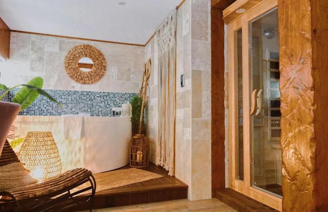 Vip Paris Yacht Hotel & Spa-1