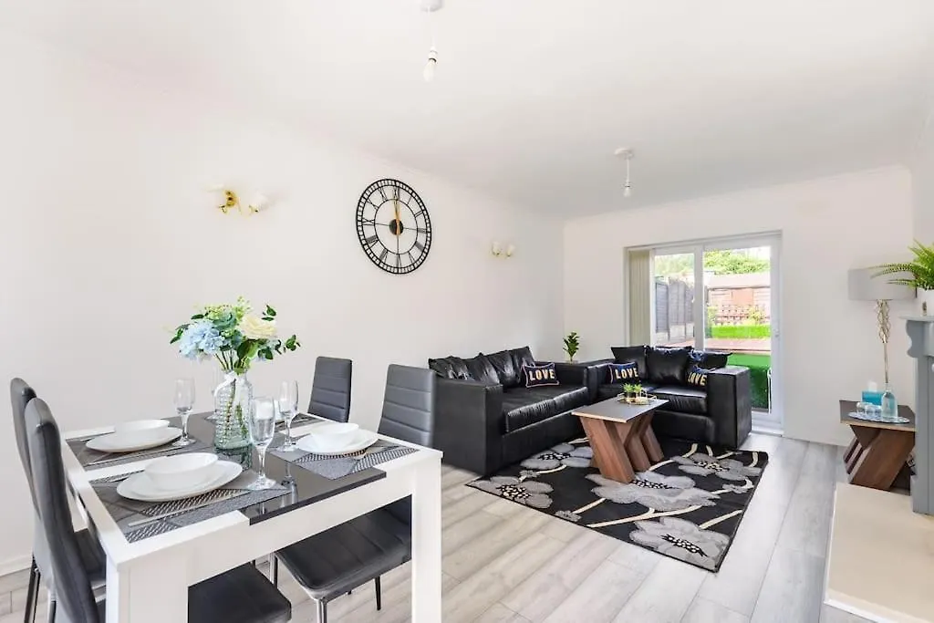 Birmingham Great Barr Property Near Junction 7 M6-1