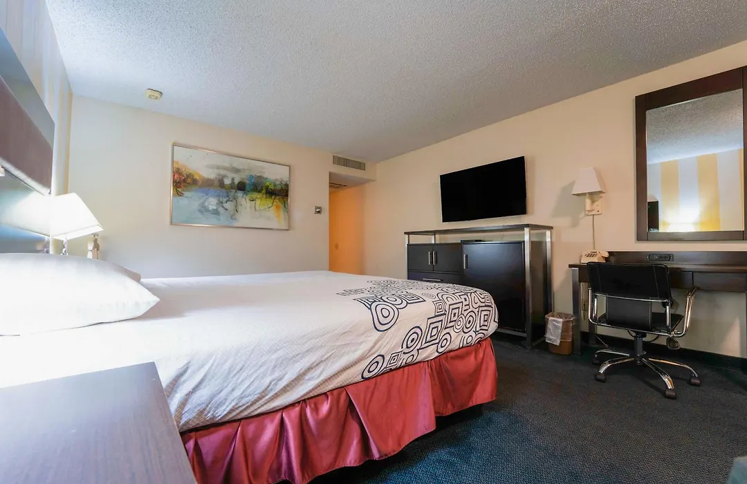 Royal Plaza Inn-1