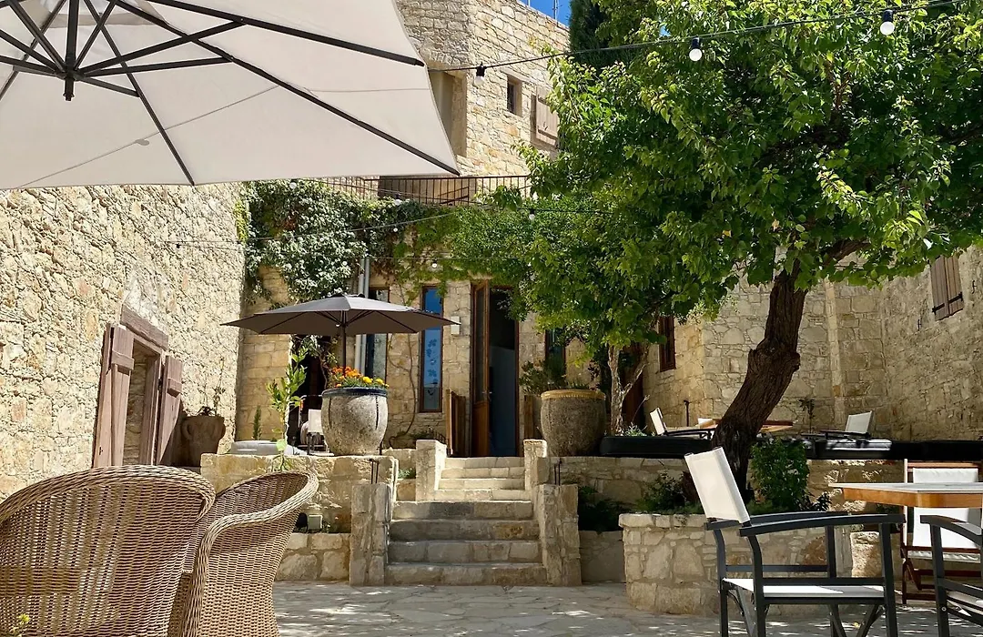 Apokryfo Traditional Guesthouse-1