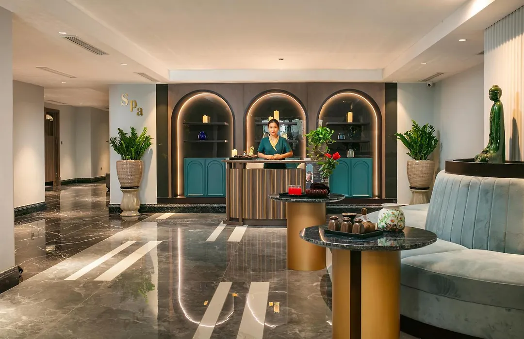 May De Ville Lakeside Hotel-1