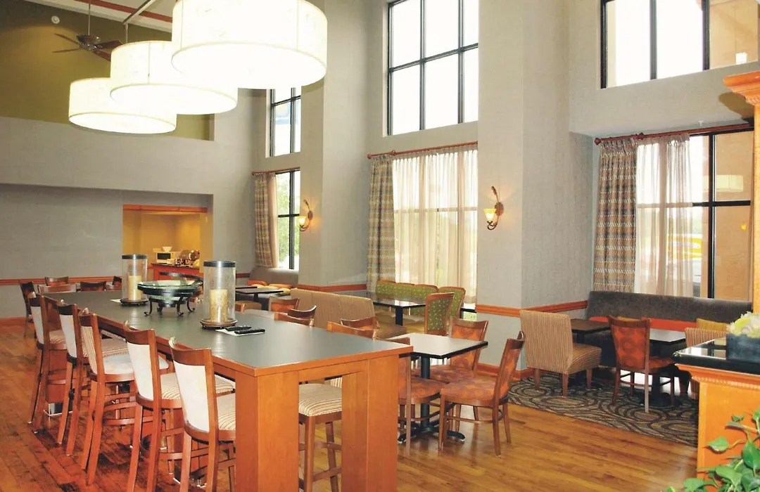 Hampton Inn Clinton-1