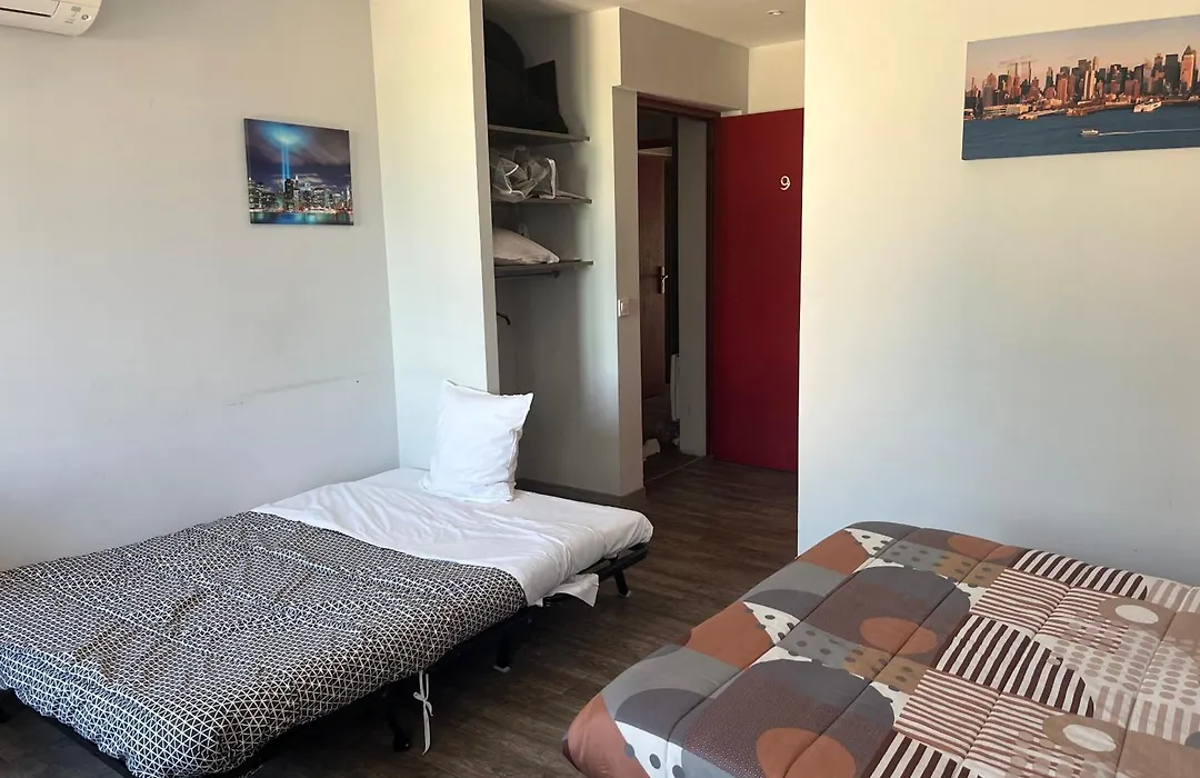 Hotel Des 2 Gares-1