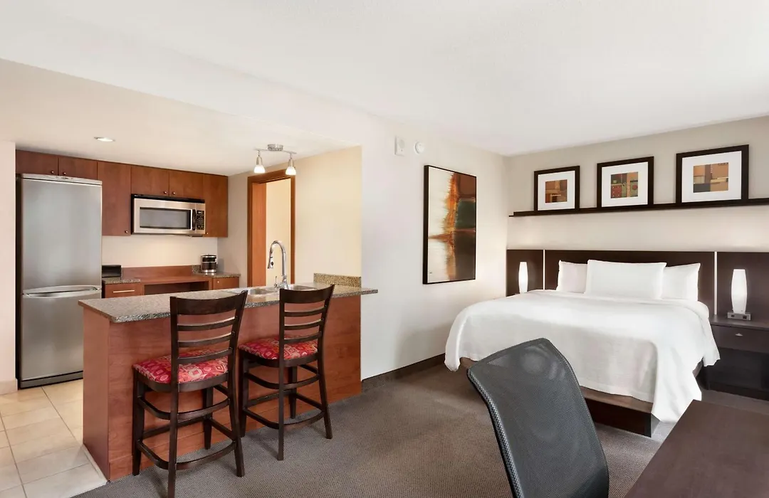 Embassy Suites By Hilton - Montreal-1