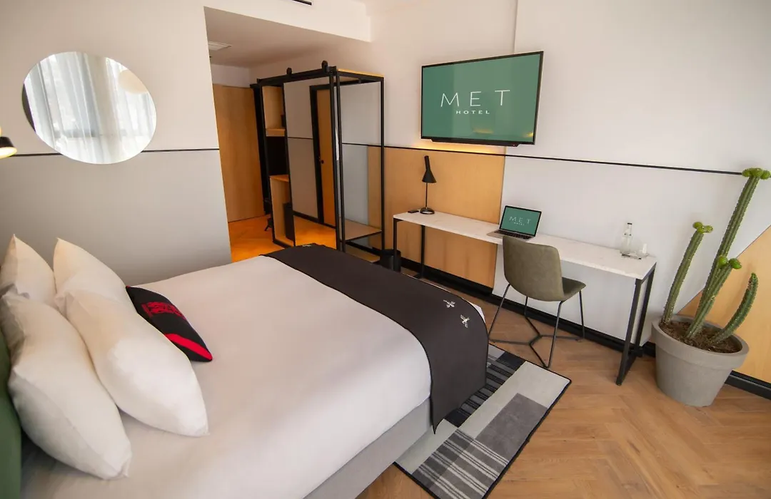 Met Hotel-1