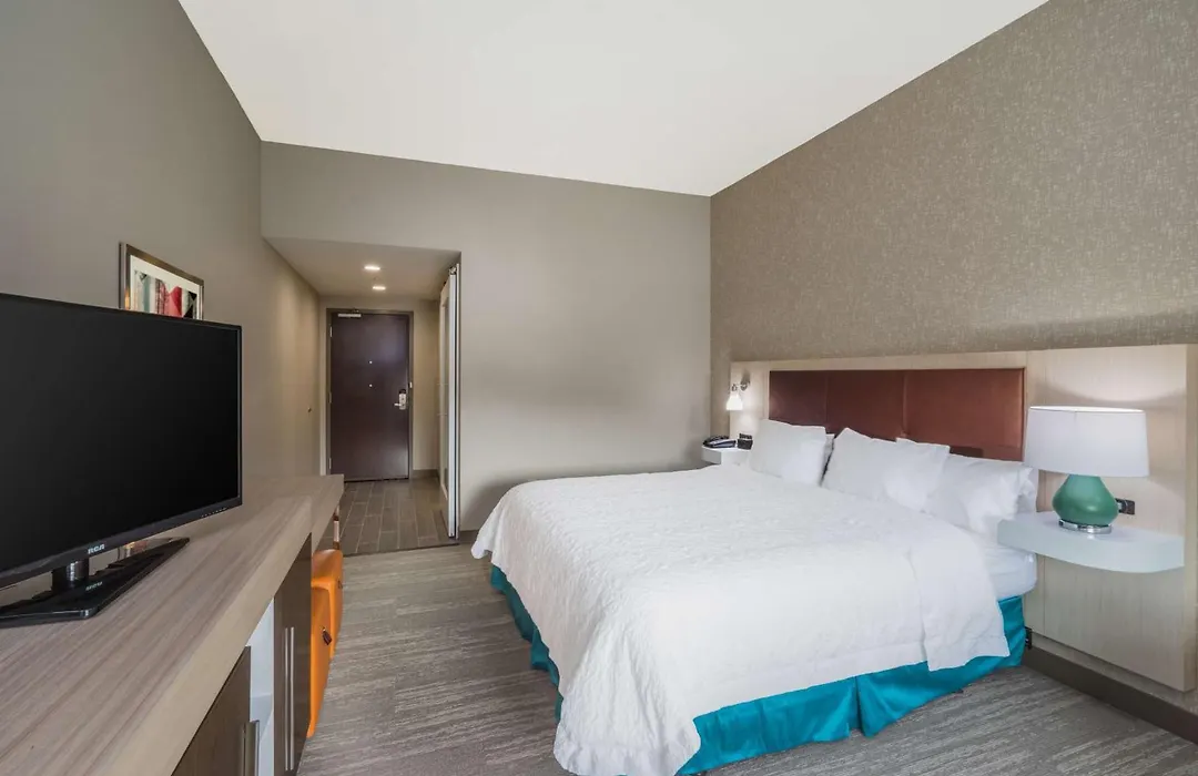 Hampton Inn Newport-1