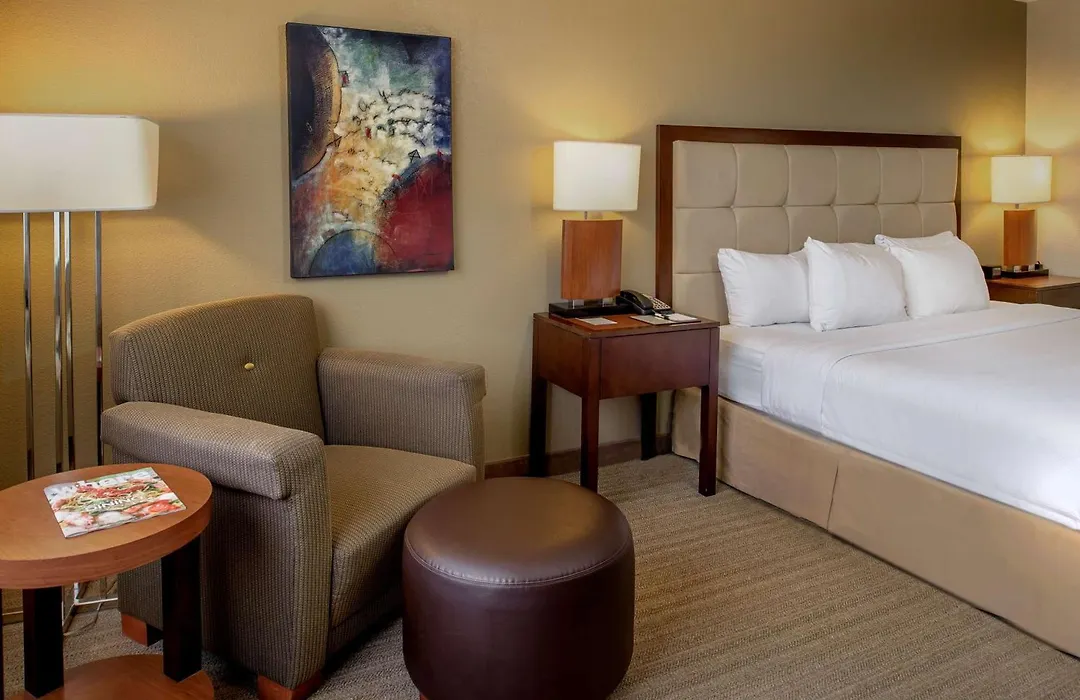 Doubletree By Hilton St. Louis At Westport-1