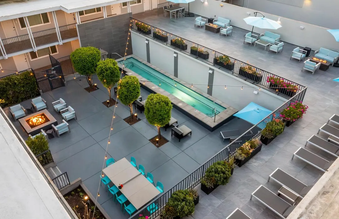 Hotel Lucent-1