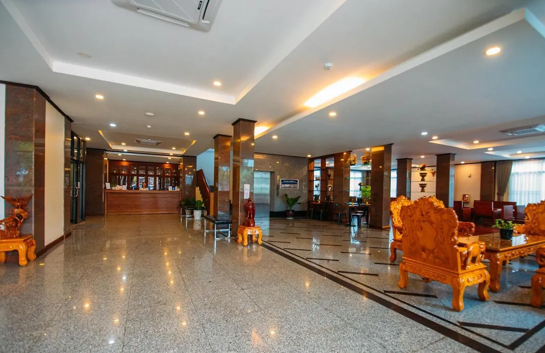 Sisombat Plaza Hotel-1