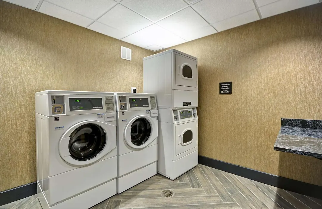 Hampton Inn & Suites Detroit/Warren-1