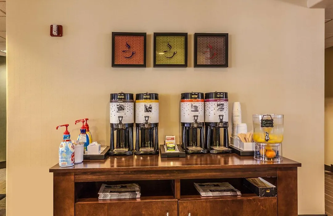 Hampton Inn Colorado Springs-Airport-1