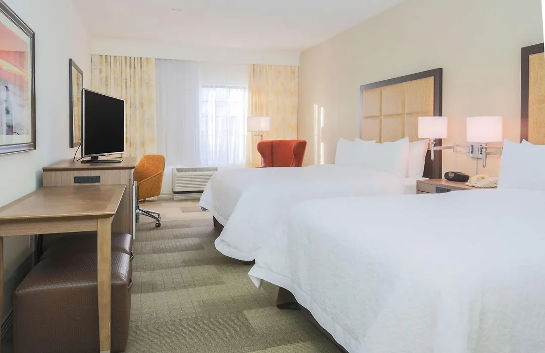 Hampton Inn & Suites Camarillo-1