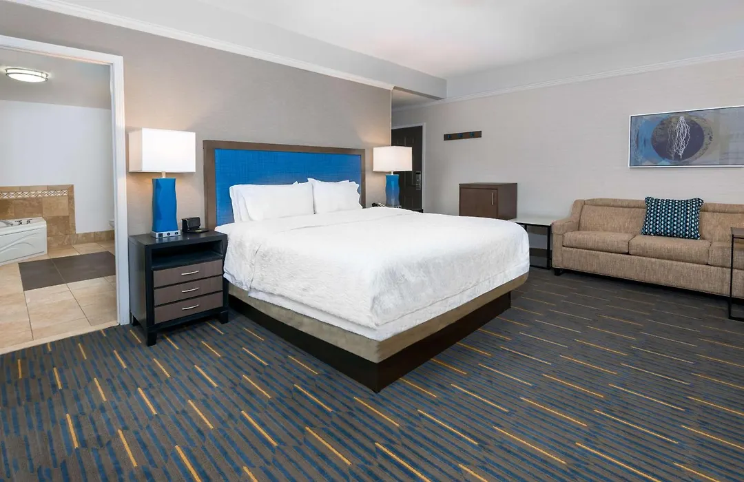 Hampton Inn & Suites Buffalo/Downtown-1