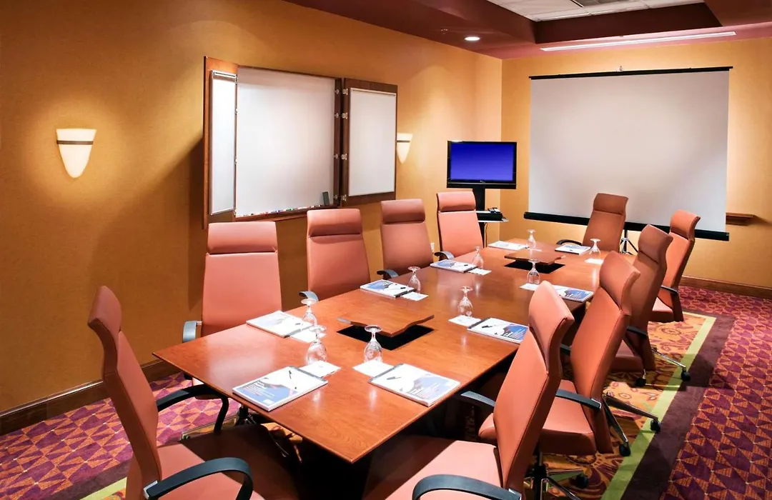 Embassy Suites East Peoria Hotel And Riverfront Conference Center-1