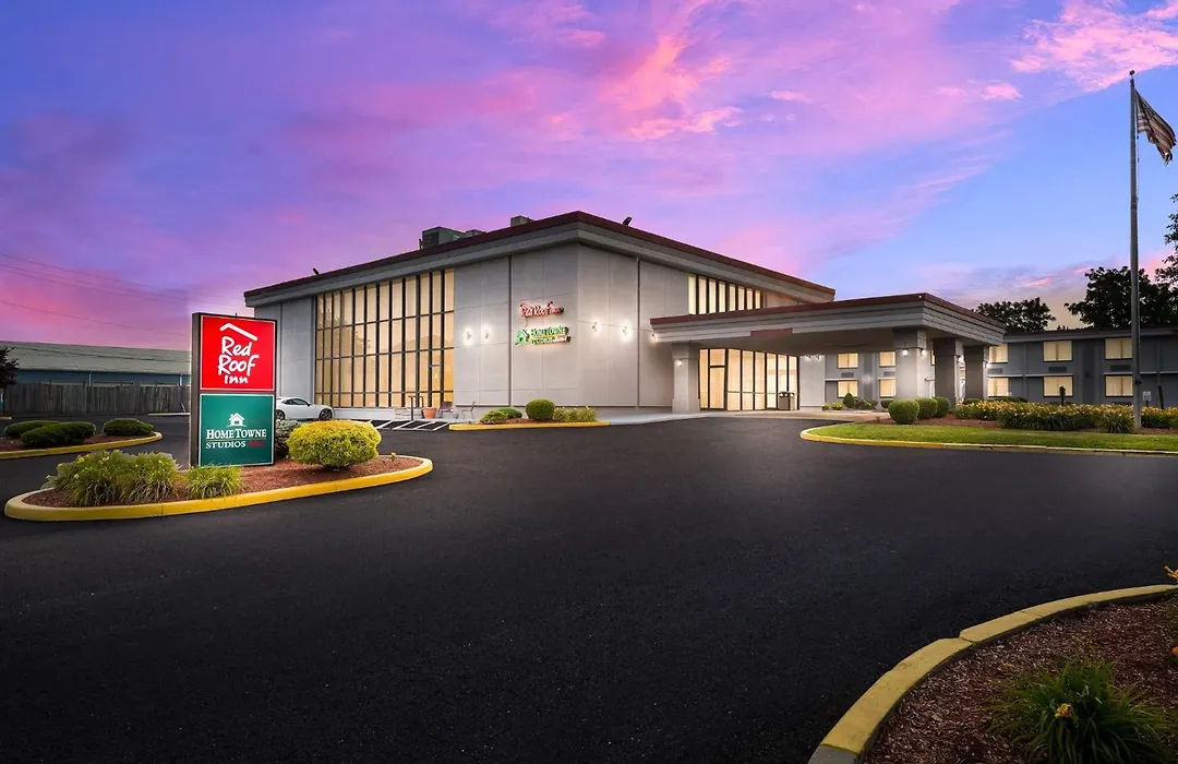 Red Roof Inn Painted Post-1