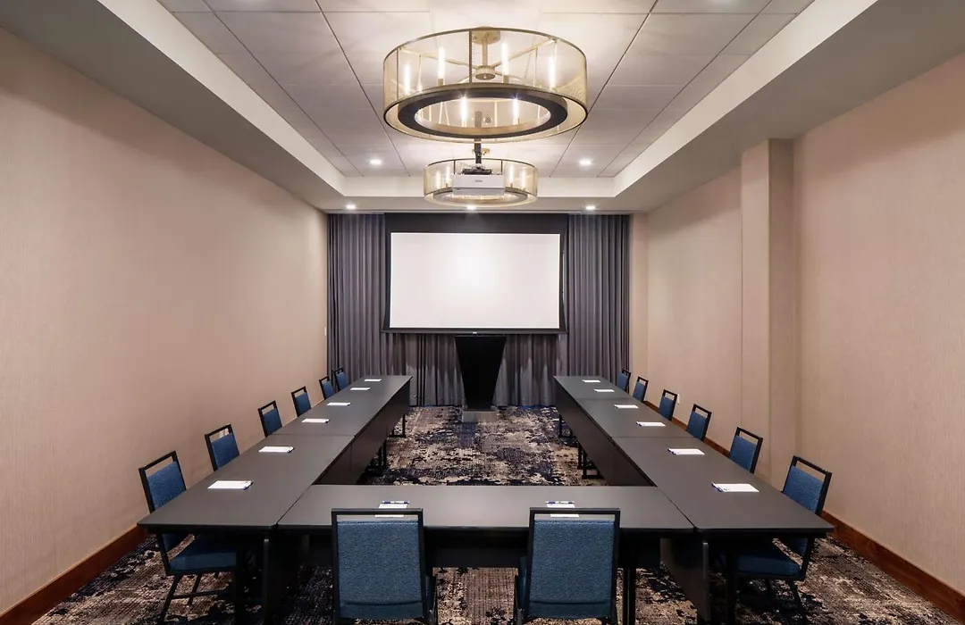 Hampton By Hilton At The Boston Seaport District-1