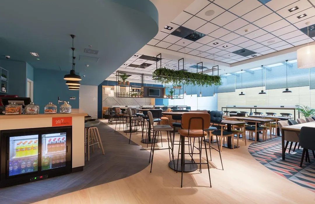 Hampton By Hilton Utrecht Centraal Station-1