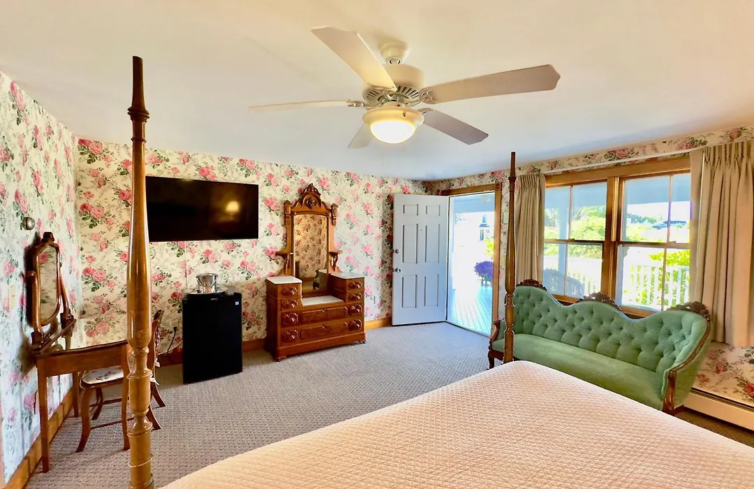 Rose Farm Inn-1
