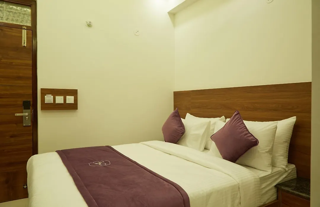 Vovo Premier Hotel-1