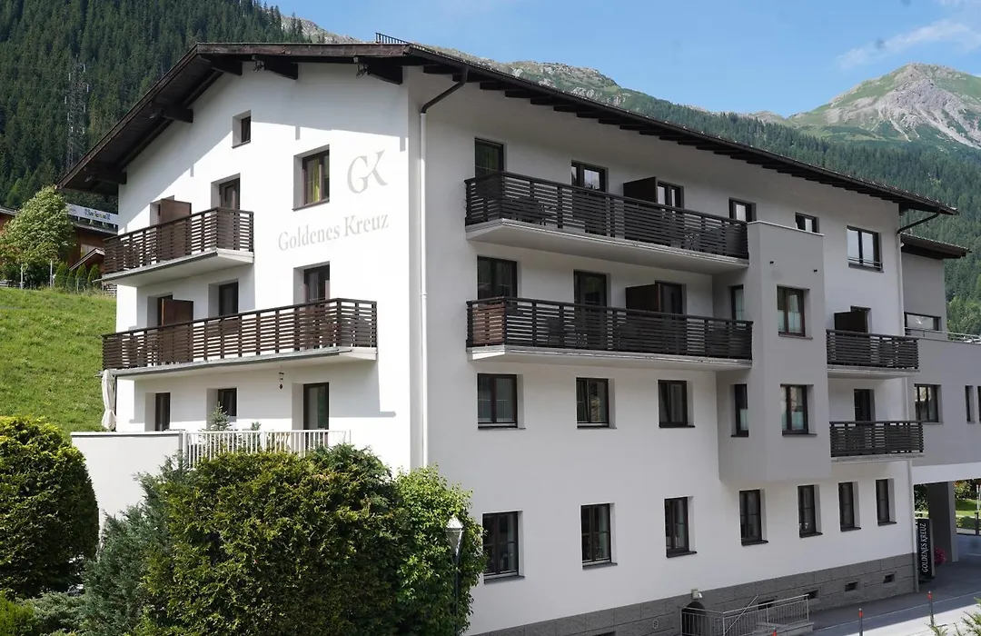 Quality Hosts Arlberg - Hotel Goldenes Kreuz B&B - Sommerkarte Premium Inklusive-1