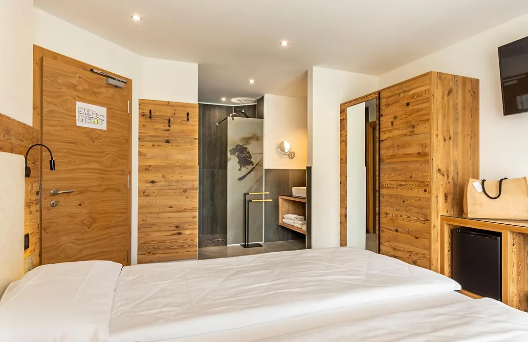 Active Alm Hotel-1