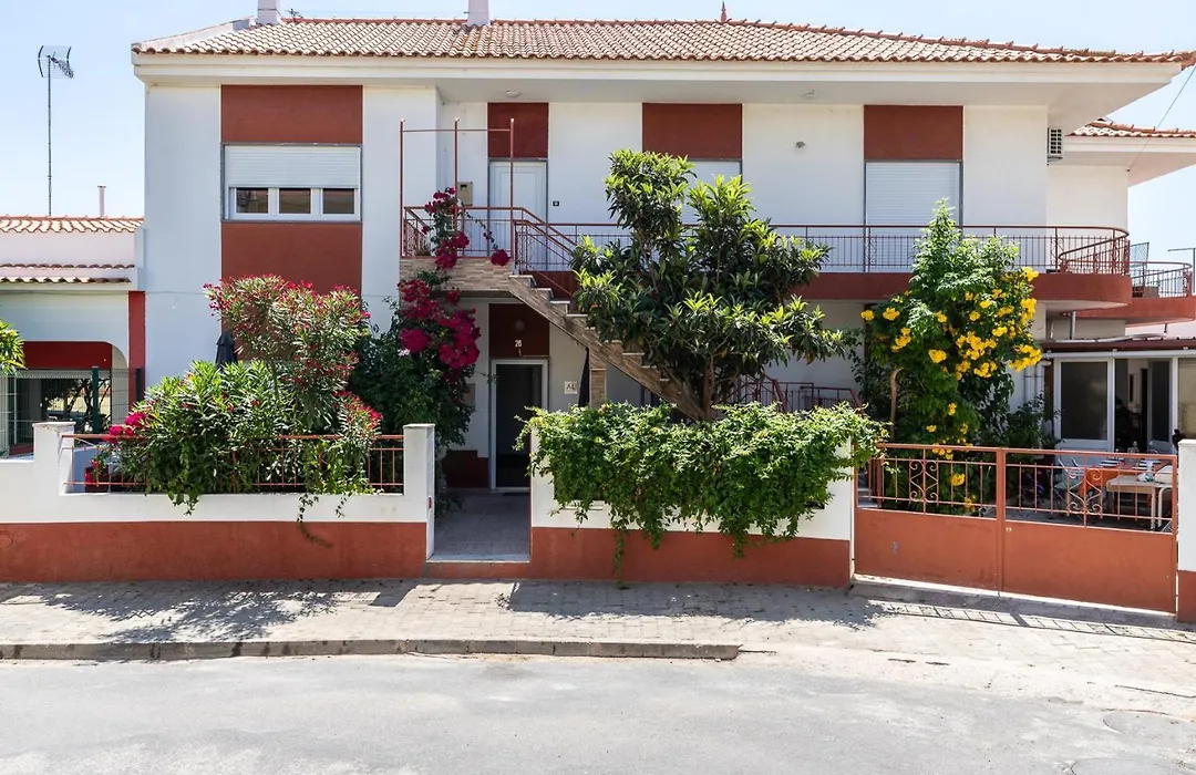 Porta Nova Guesthouse By R-Tex-1
