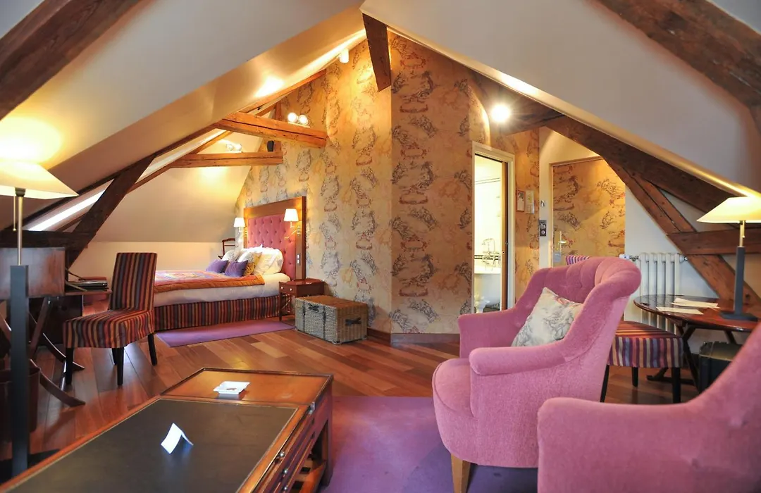 Dormy House-1
