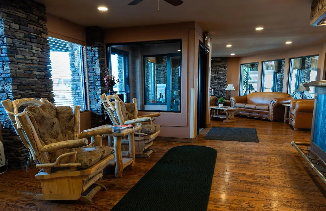 Pinedale Hotel & Suites-1