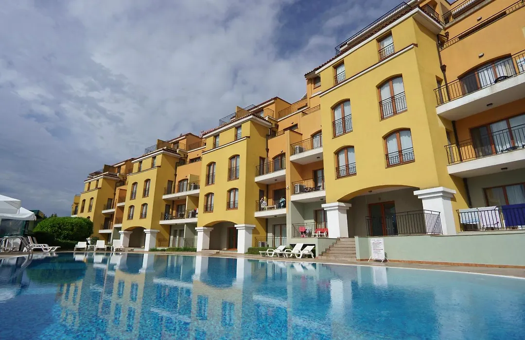 Serena Residence Aparthotel-1