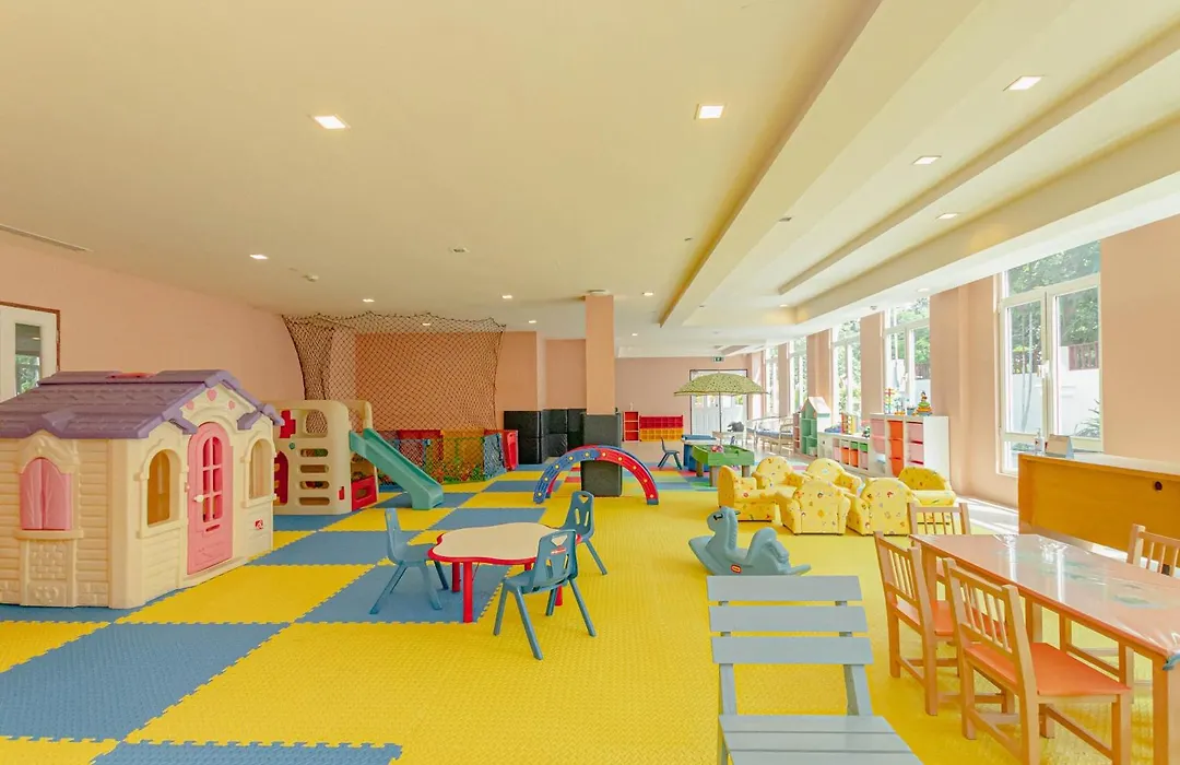 Grand Pacific Sovereign Resort & Spa-1